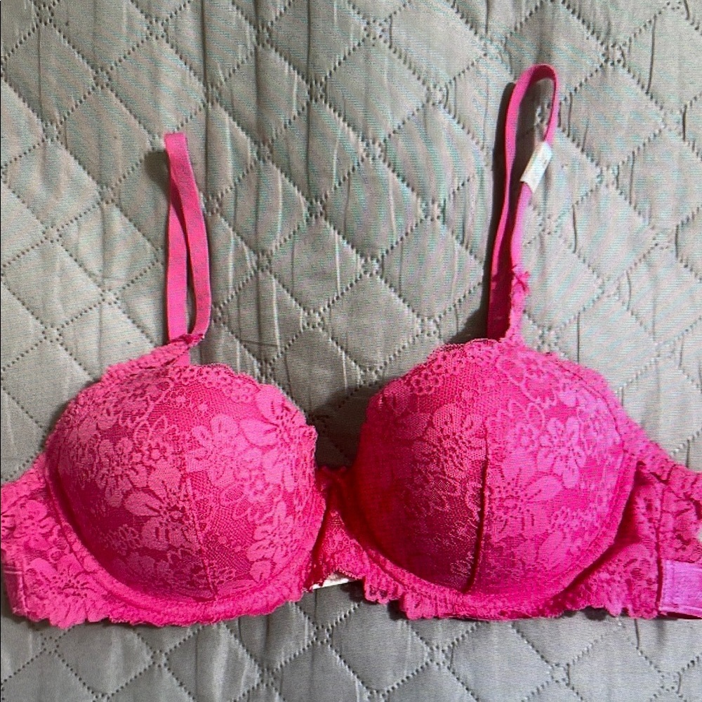 Lace Push-Up Bra in Vibrant Pink